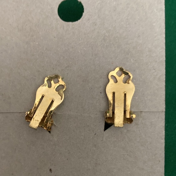 🐸 Round Orange Clip-on Earrings with White Flowers; ELNC - Picture 2 of 4